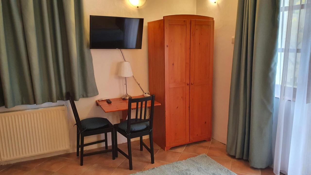 Palantir Panzio Bed & Breakfast Miskolc Exterior photo